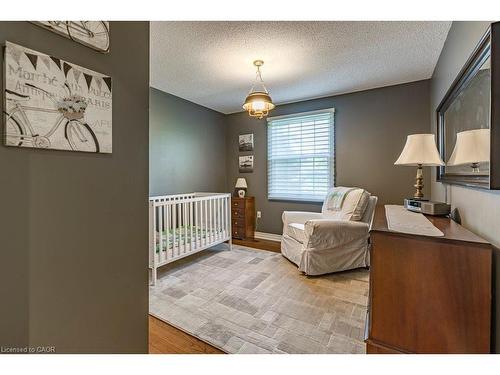 225 Shoreacres Road, Burlington, ON - Indoor