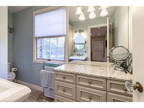 225 Shoreacres Road, Burlington, ON - Indoor Photo Showing Bathroom