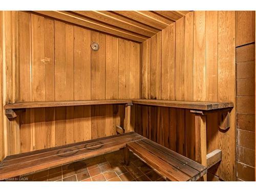 225 Shoreacres Road, Burlington, ON - Indoor Photo Showing Other Room