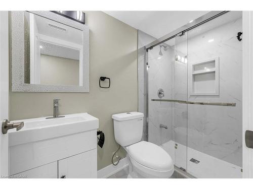 1965 Brampton Street, Hamilton, ON - Indoor Photo Showing Bathroom