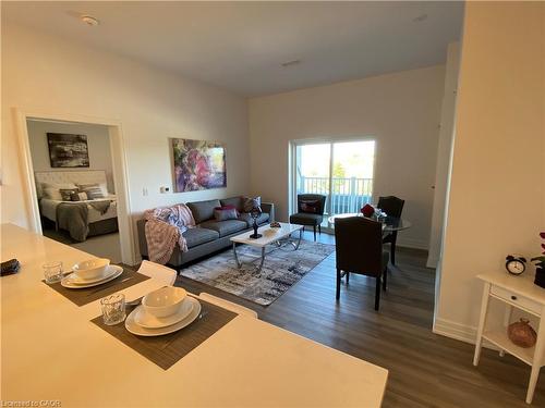 403-39 Sister Varga Terrace, Hamilton, ON - Indoor Photo Showing Living Room