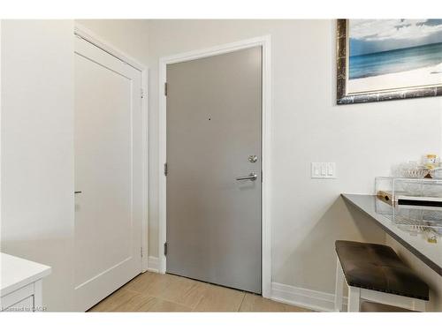 803-16 Concord Place, Grimsby, ON - Indoor Photo Showing Other Room