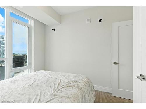803-16 Concord Place, Grimsby, ON - Indoor Photo Showing Bedroom
