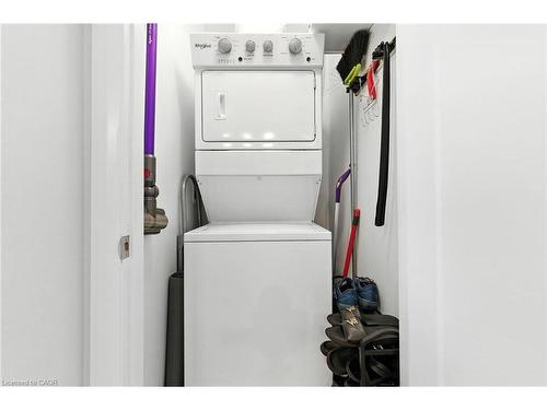 803-16 Concord Place, Grimsby, ON - Indoor Photo Showing Laundry Room
