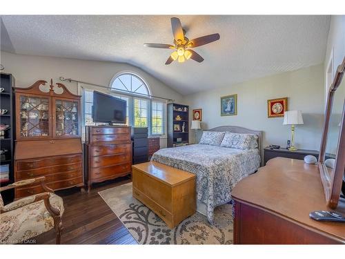 66 Yarmouth Drive, London, ON - Indoor Photo Showing Bedroom