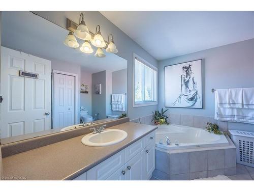 66 Yarmouth Drive, London, ON - Indoor Photo Showing Bathroom