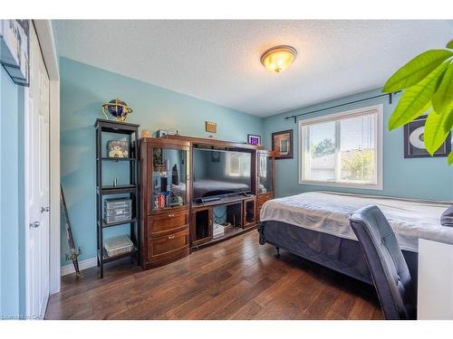 66 Yarmouth Drive, London, ON - Indoor Photo Showing Bedroom