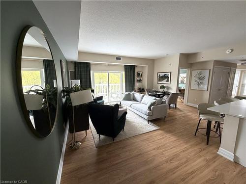 115-39 Sister Varga Terrace, Hamilton, ON - Indoor Photo Showing Living Room