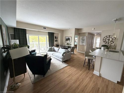 115-39 Sister Varga Terrace, Hamilton, ON - Indoor Photo Showing Living Room