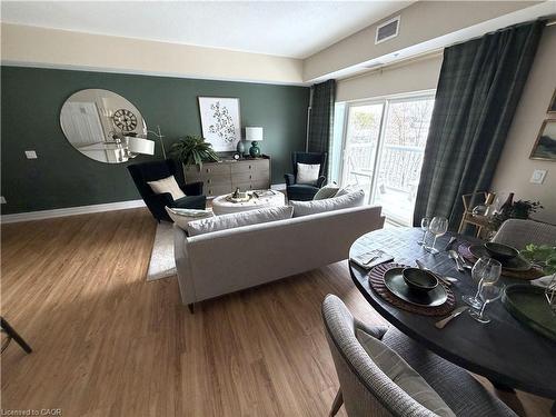 115-39 Sister Varga Terrace, Hamilton, ON - Indoor Photo Showing Living Room