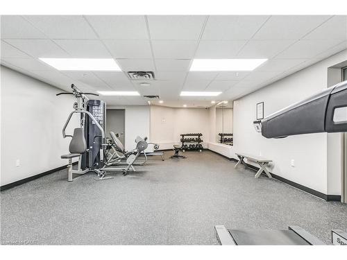 809-1201 North Shore Boulevard E, Burlington, ON - Indoor Photo Showing Gym Room