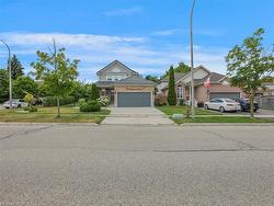 209 Briarmeadow Drive  Kitchener, ON N2A 4C5