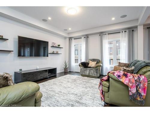 573 Sundew Drive, Waterloo, ON - Indoor Photo Showing Living Room