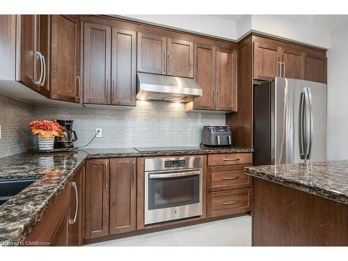 573 Sundew Drive, Waterloo, ON - Indoor Photo Showing Kitchen With Stainless Steel Kitchen With Upgraded Kitchen