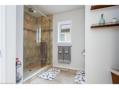 573 Sundew Drive, Waterloo, ON - Indoor Photo Showing Bathroom
