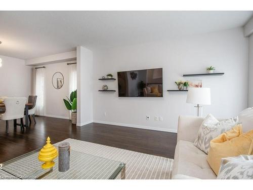 573 Sundew Drive, Waterloo, ON - Indoor Photo Showing Living Room