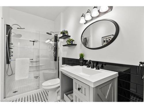 99 Burris Street, Hamilton, ON - Indoor Photo Showing Bathroom