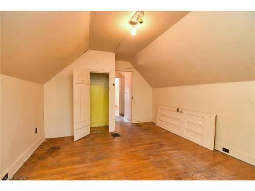 14 Spruceside Avenue, Hamilton, ON - Indoor Photo Showing Other Room