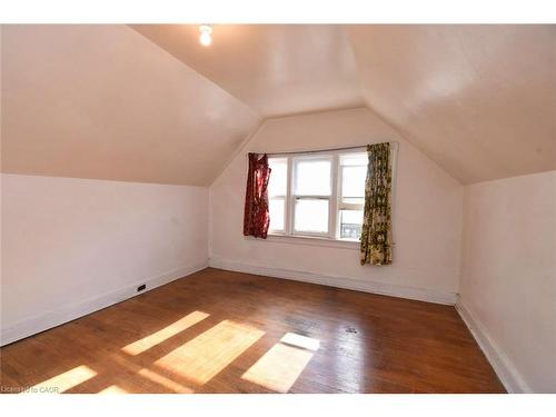 14 Spruceside Avenue, Hamilton, ON - Indoor Photo Showing Other Room