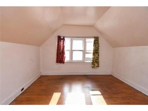 14 Spruceside Avenue, Hamilton, ON - Indoor Photo Showing Other Room