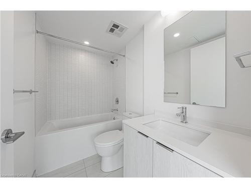 511-1 Jarvis Street, Hamilton, ON - Indoor Photo Showing Bathroom
