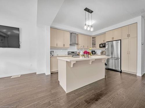 30 Times Square Boulevard, Hamilton, ON - Indoor Photo Showing Kitchen