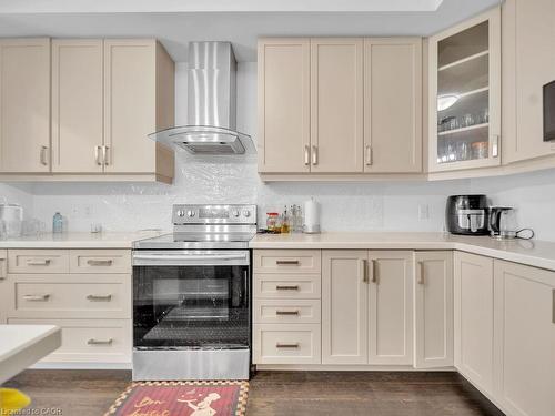 30 Times Square Boulevard, Hamilton, ON - Indoor Photo Showing Kitchen