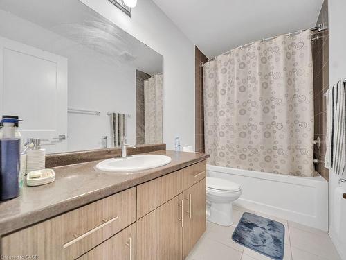 30 Times Square Boulevard, Hamilton, ON - Indoor Photo Showing Bathroom