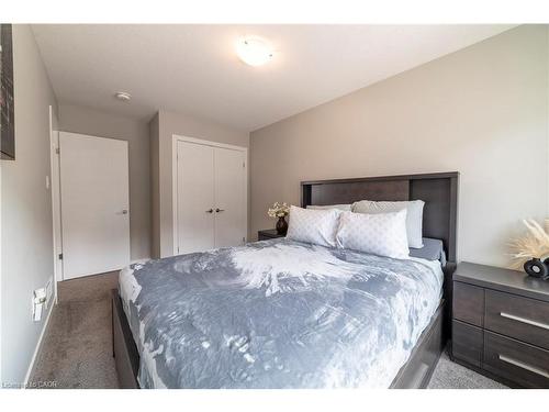 933 Robert Ferrie Drive, Kitchener, ON - Indoor Photo Showing Bedroom