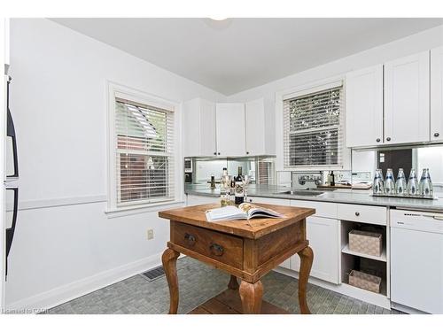 19 Gilmour Place, Hamilton, ON - Indoor Photo Showing Kitchen With Double Sink