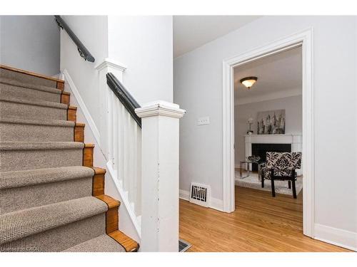 19 Gilmour Place, Hamilton, ON - Indoor Photo Showing Other Room