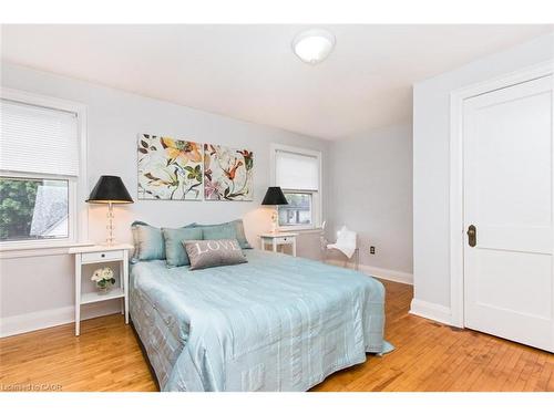 19 Gilmour Place, Hamilton, ON - Indoor Photo Showing Bedroom