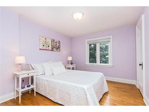 19 Gilmour Place, Hamilton, ON - Indoor Photo Showing Bedroom