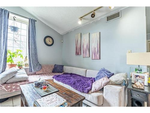 10 Main Street, Mississauga, ON 