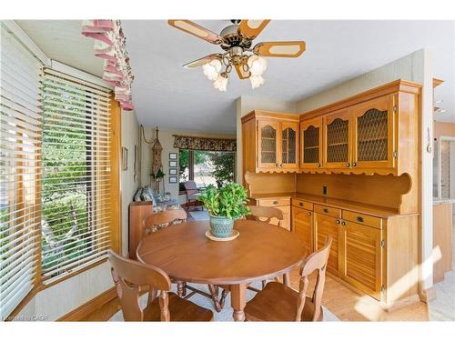 33 Goldfinch Road, Hamilton, ON - Indoor Photo Showing Dining Room
