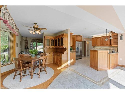 33 Goldfinch Road, Hamilton, ON - Indoor Photo Showing Dining Room