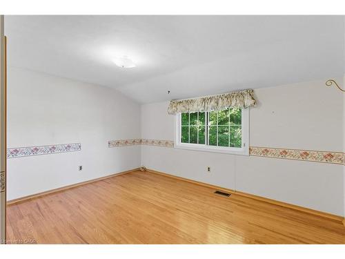 33 Goldfinch Road, Hamilton, ON - Indoor Photo Showing Other Room