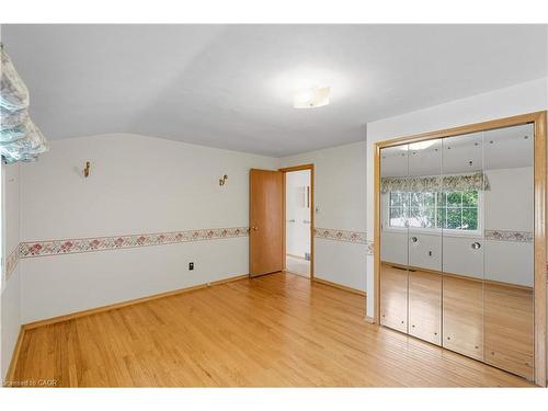 33 Goldfinch Road, Hamilton, ON - Indoor Photo Showing Other Room
