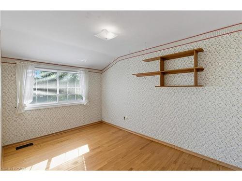 33 Goldfinch Road, Hamilton, ON - Indoor Photo Showing Other Room