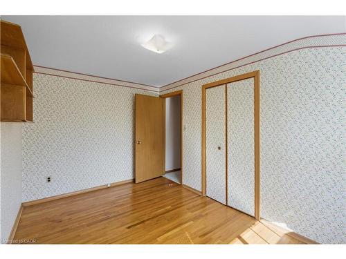 33 Goldfinch Road, Hamilton, ON - Indoor Photo Showing Other Room