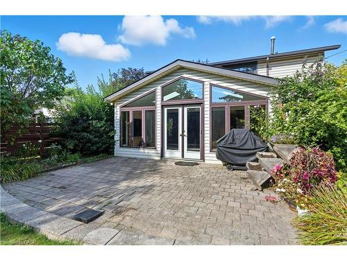 33 Goldfinch Road, Hamilton, ON - Outdoor