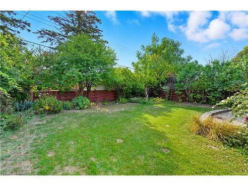 33 Goldfinch Road, Hamilton, ON - Outdoor