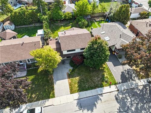 33 Goldfinch Road, Hamilton, ON - Outdoor