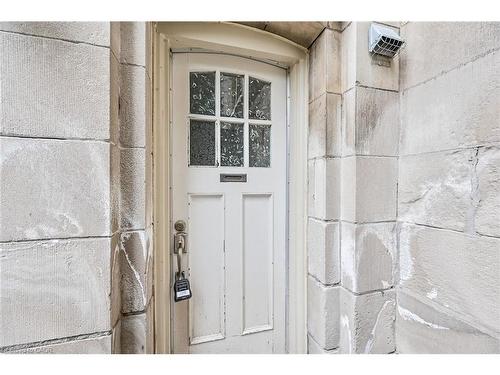Ll2-86 Herkimer Street, Hamilton, ON - Indoor Photo Showing Bathroom