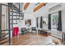 118 Queen Street S Hamilton, ON L8P 3S1