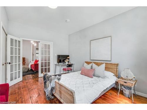 118 Queen Street S, Hamilton, ON - Indoor Photo Showing Bedroom