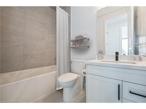 507-101 Locke Street S, Hamilton, ON - Indoor Photo Showing Bathroom