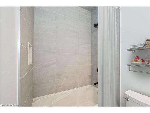 507-101 Locke Street S, Hamilton, ON - Indoor Photo Showing Bathroom