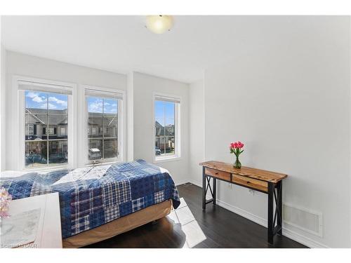 9 Lynch Crescent, Binbrook, ON - Indoor Photo Showing Bedroom