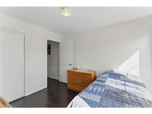 9 Lynch Crescent, Binbrook, ON - Indoor Photo Showing Bedroom